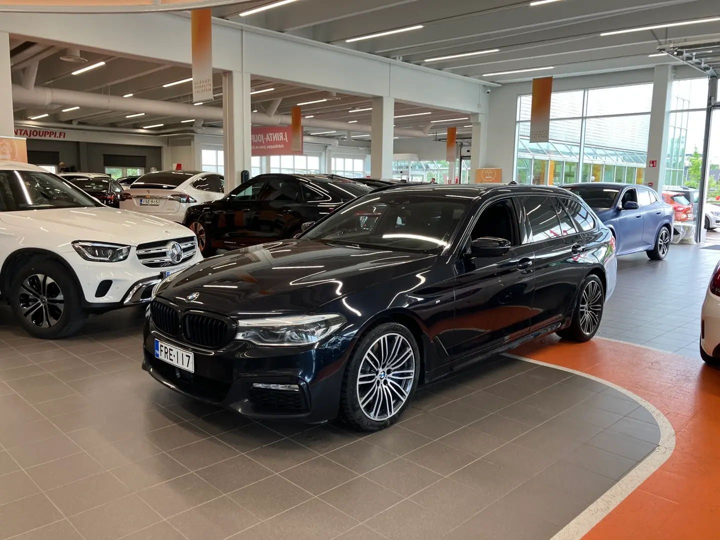 Car Image - 3Kw5AJzzjFyJ7X19GzF8aj