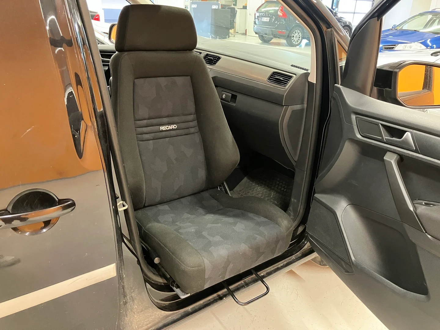 Car Image - 3yfcMfWIq6iqefTevpPsOZ