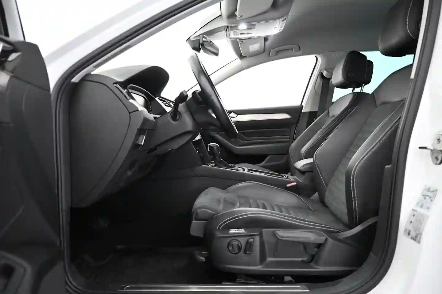 Car Image - 3o6D5kdIpaAvgMR4fcqmID