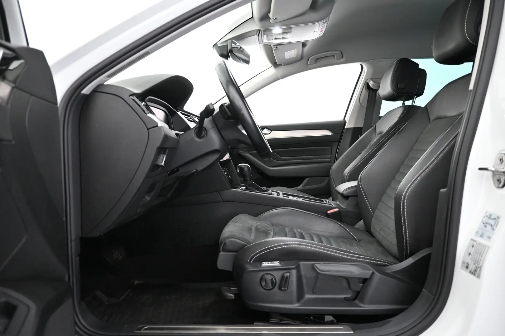 Car Image - 3o6D5kdIpaAvgMR4fcqmID