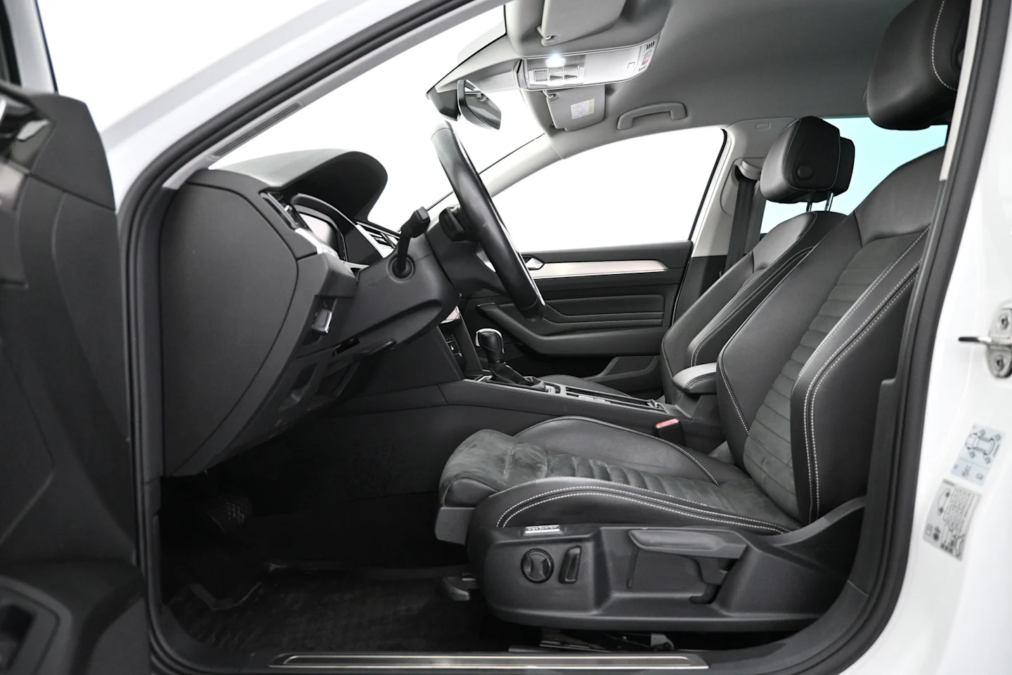 Car Image - 3o6D5kdIpaAvgMR4fcqmID