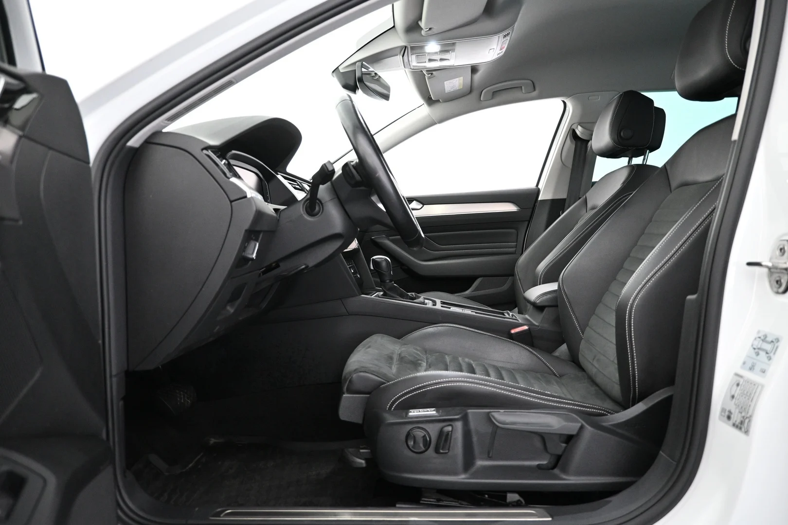 Car Image - 3o6D5kdIpaAvgMR4fcqmID