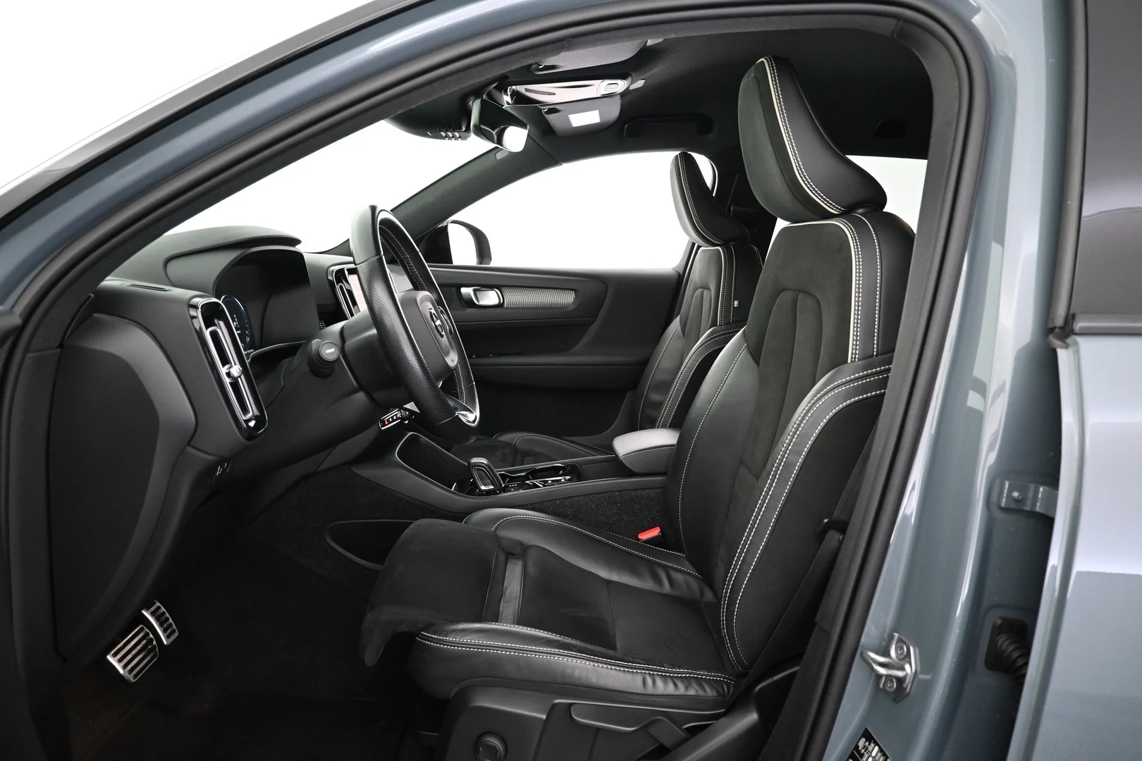 Car Image - 1LO32Q4XUIiU3pkQYiJ5eV