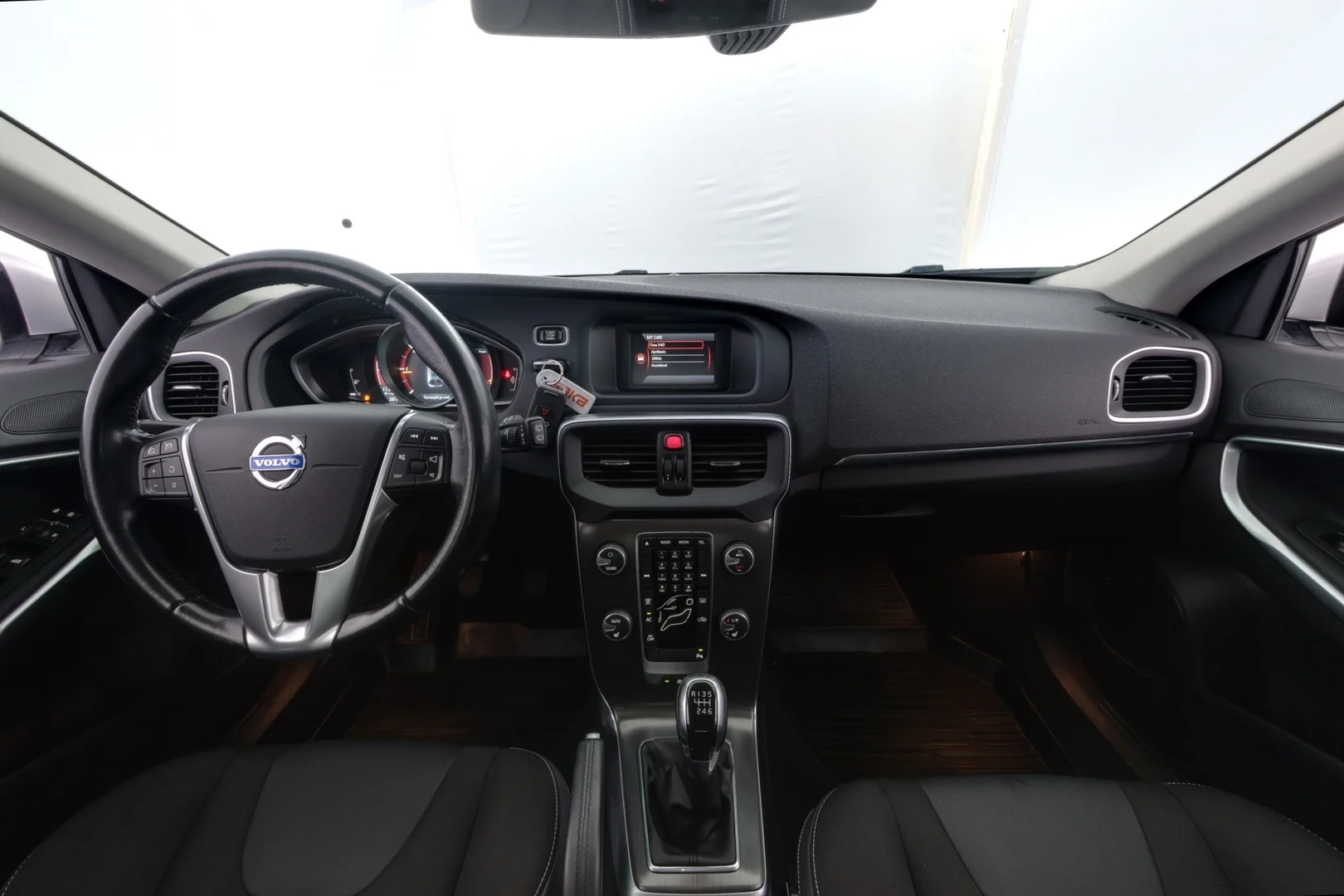 Car Image - 76No27FeUSq4m57u6d8llG