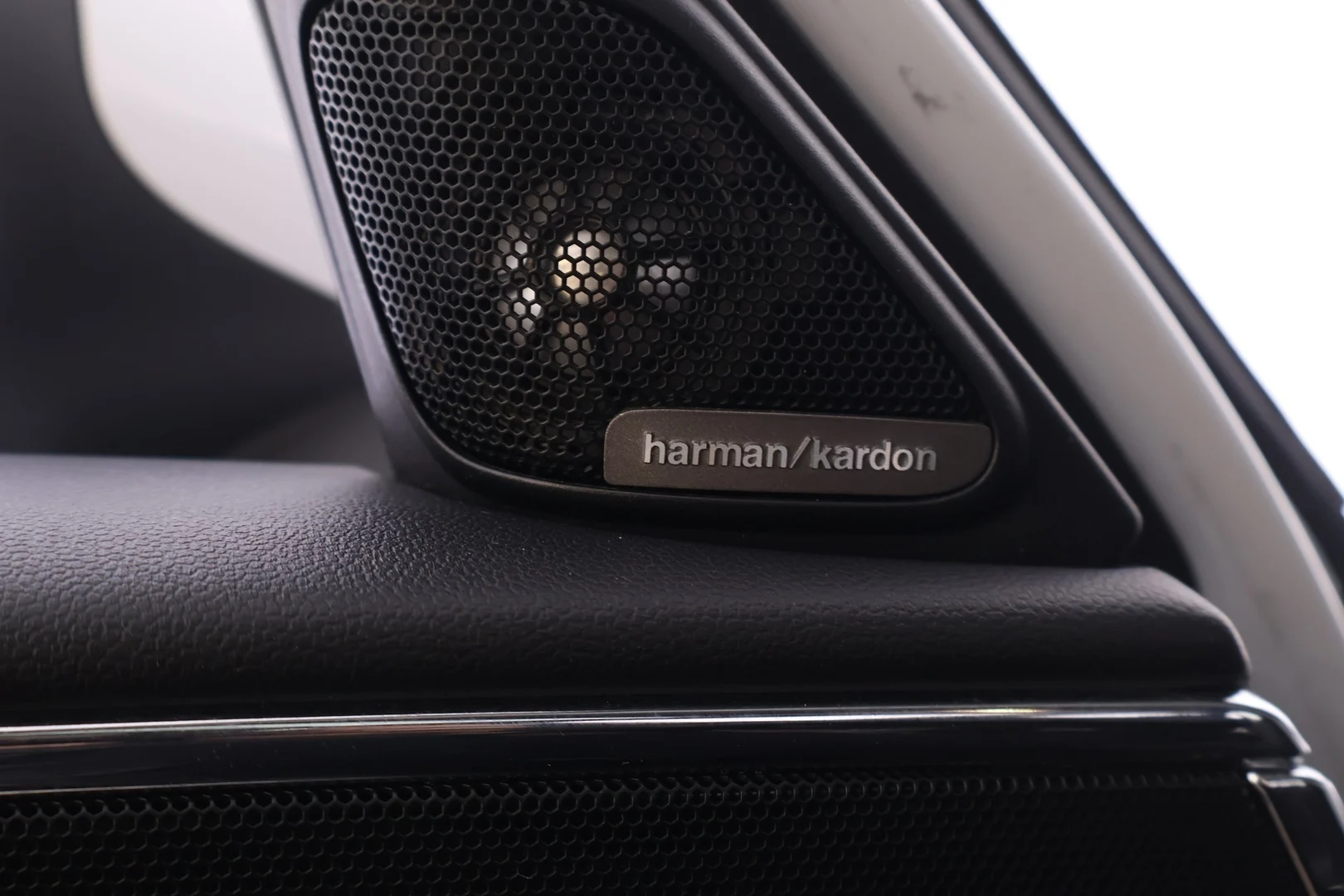 Car Image - 2ogx9V73PonYPecbH5ngwd