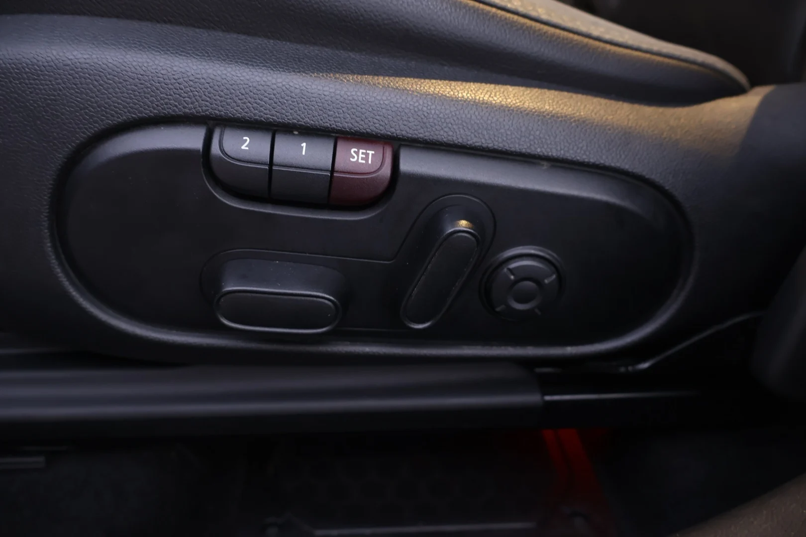Car Image - 2ogx9V73PonYPecbH5ngwd