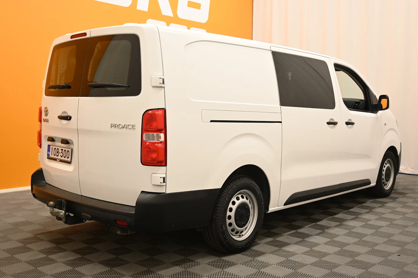 Car Image - 2lqxBzkZBElr7UM7a3KBgO