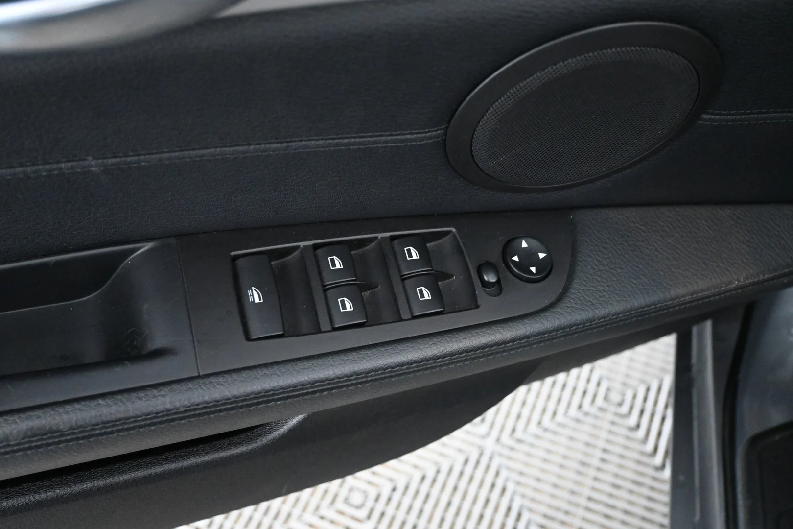 Car Image - 5lUQUebmsQRbbZnZo0zXfK