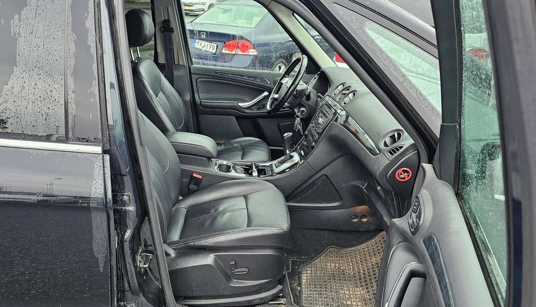 Car Image - 4a0VukQyZGwibc1dd2rya