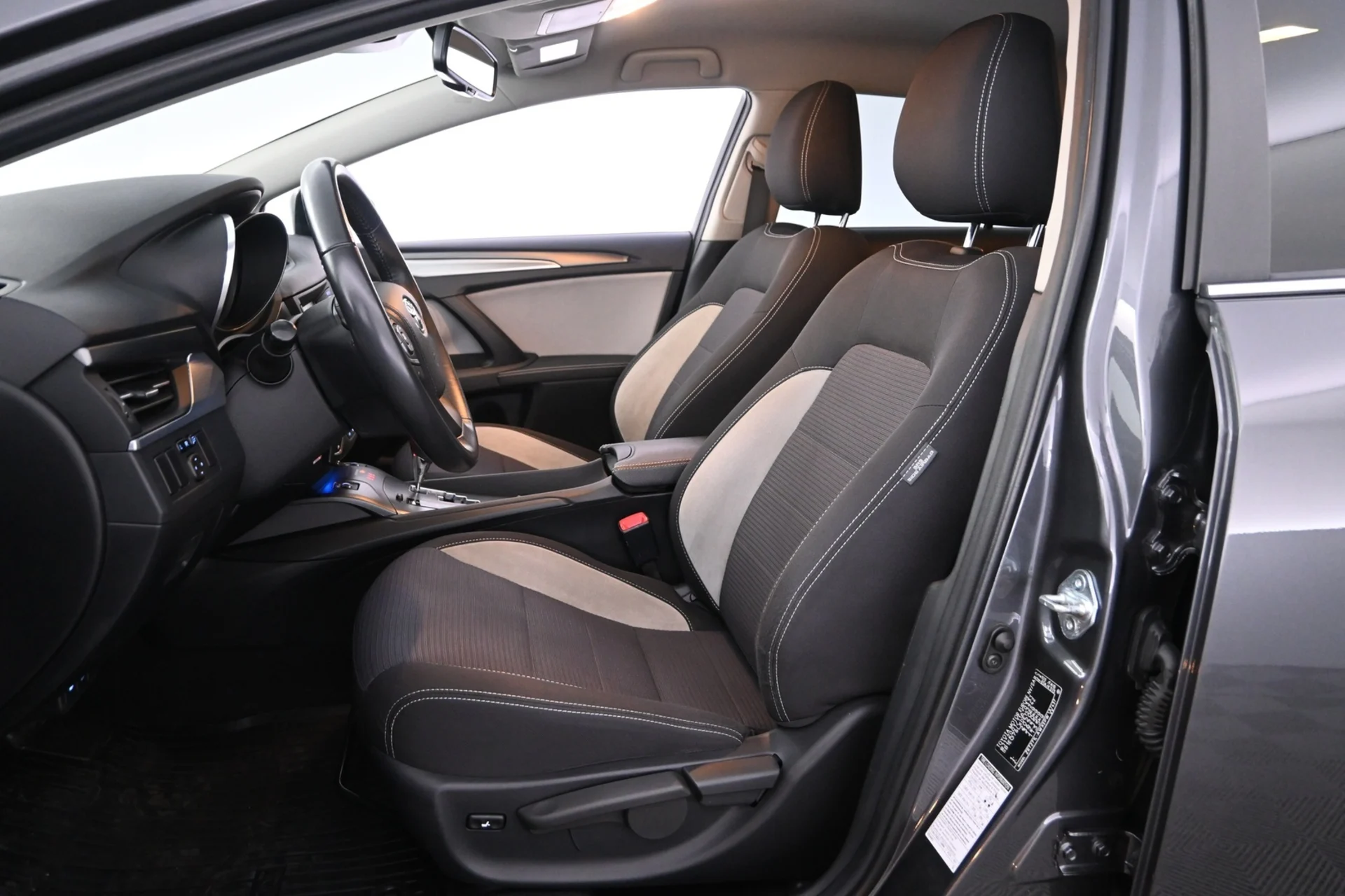 Car Image - 17JQ1q8a6nWvqUIrDzePP9