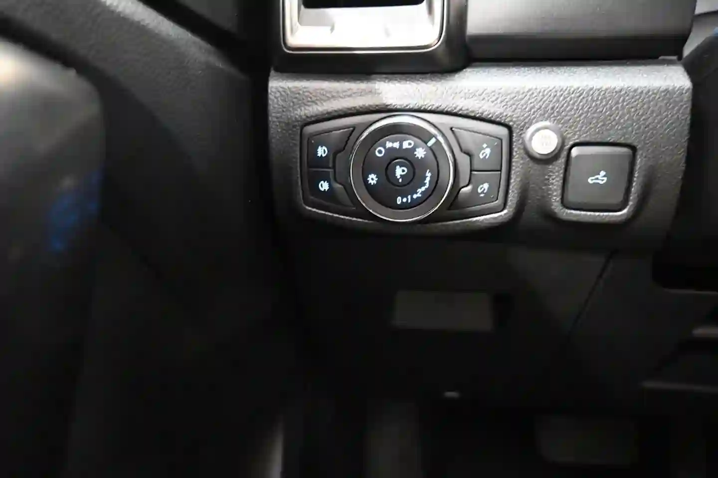 Car Image - 1koIBVT3GLvEi30ayObkL4