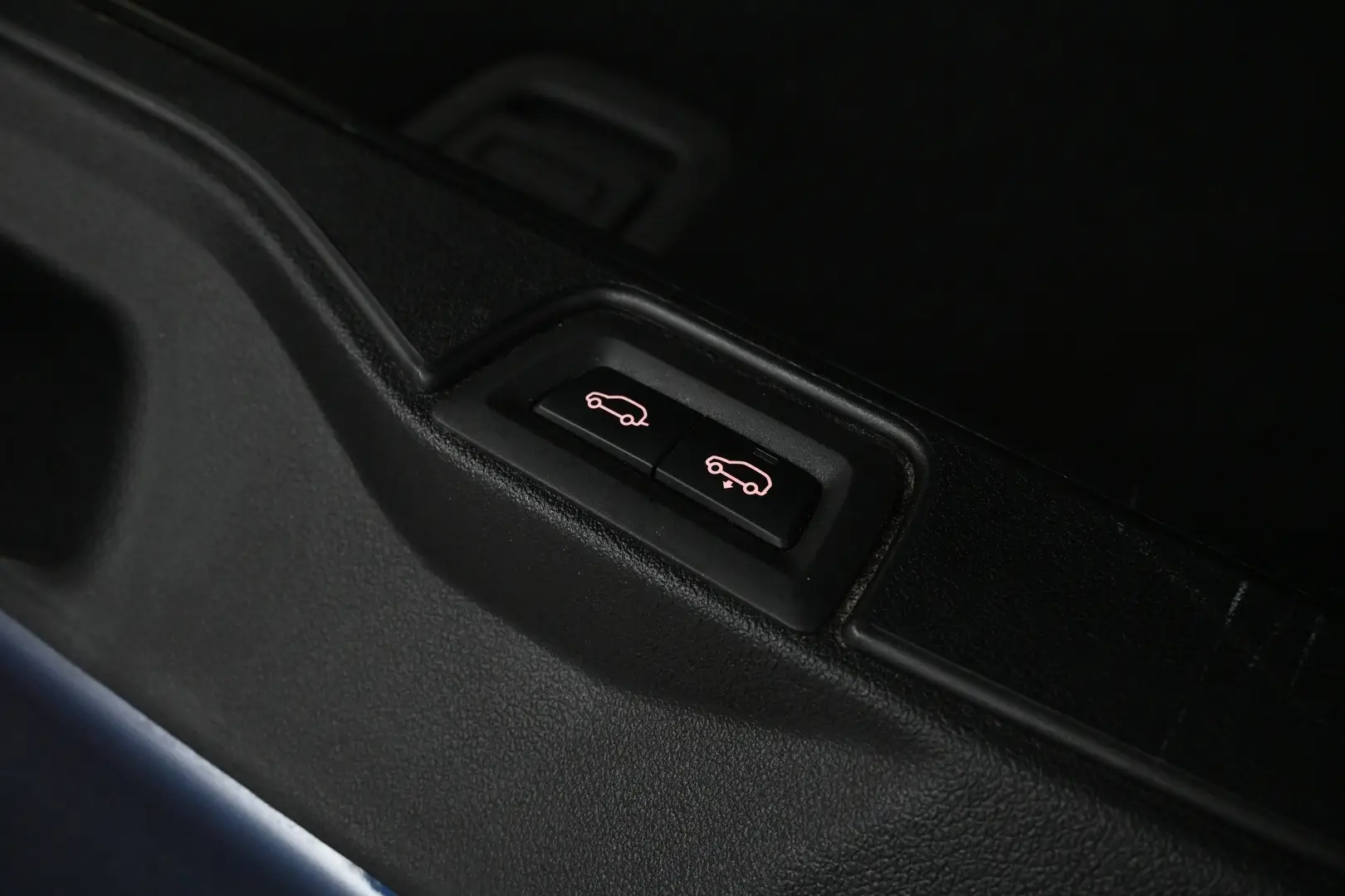 Car Image - 3z18sxEGfI2De7BUXTvgdJ