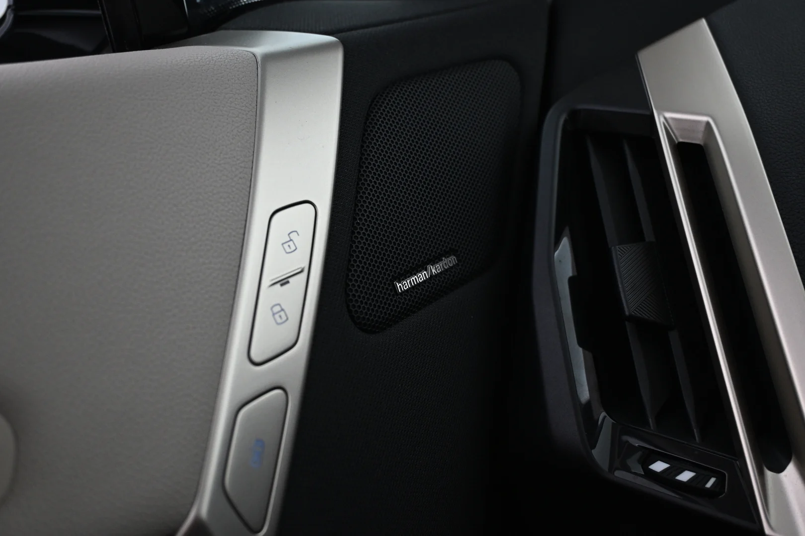 Car Image - 5ByFZOGD1b0txnBCL5atmu