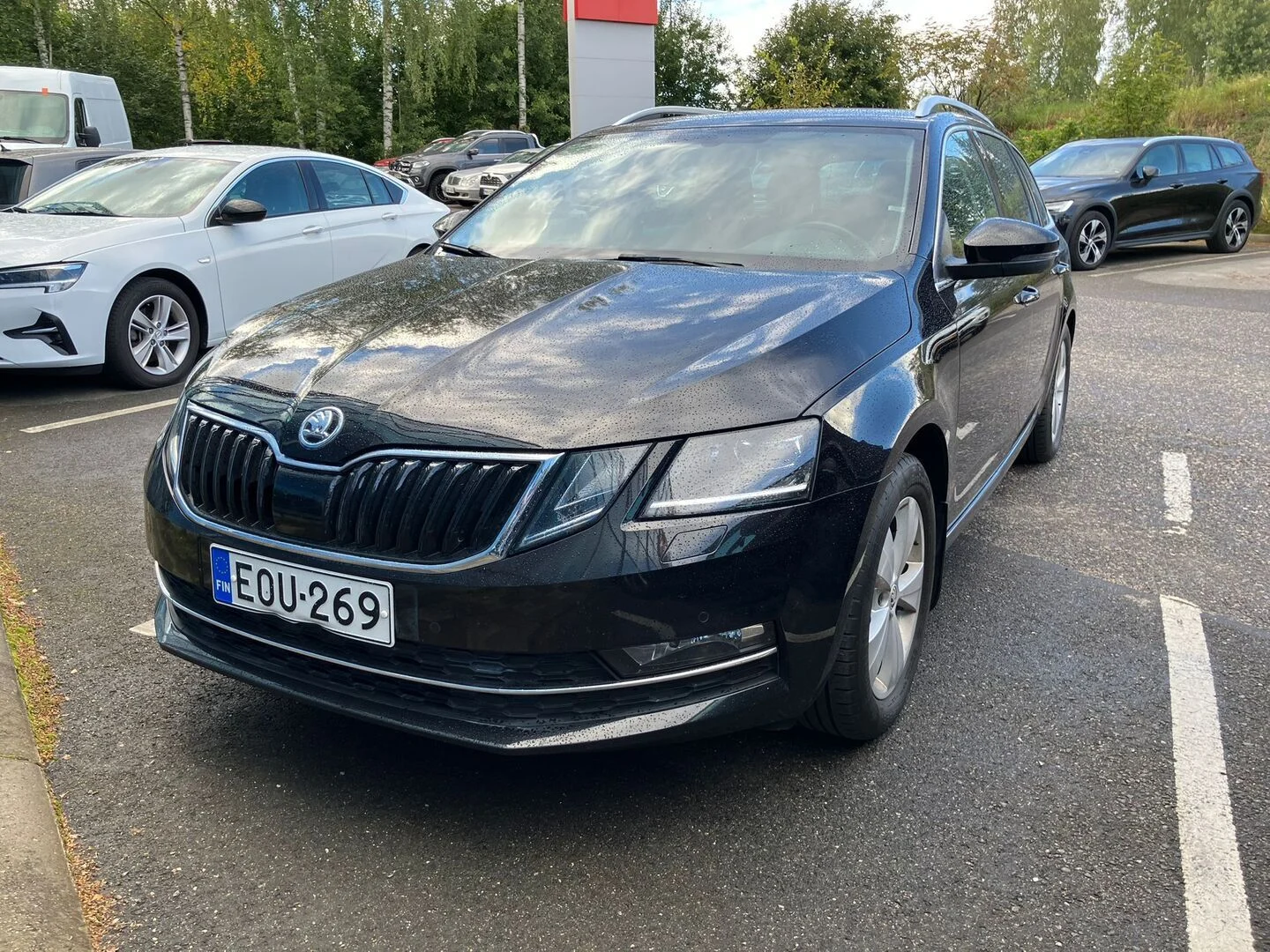 Car Image - 3p0Z83oNSd3vdikneDFNVR