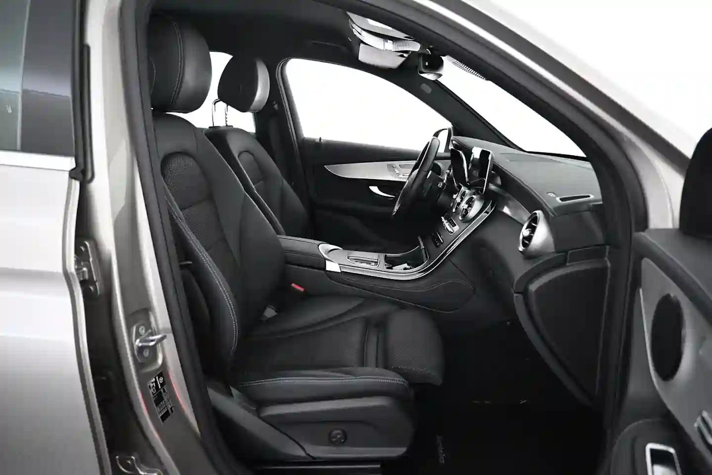 Car Image - 5zOW3G9IP04ZiOCHM1ZoxI