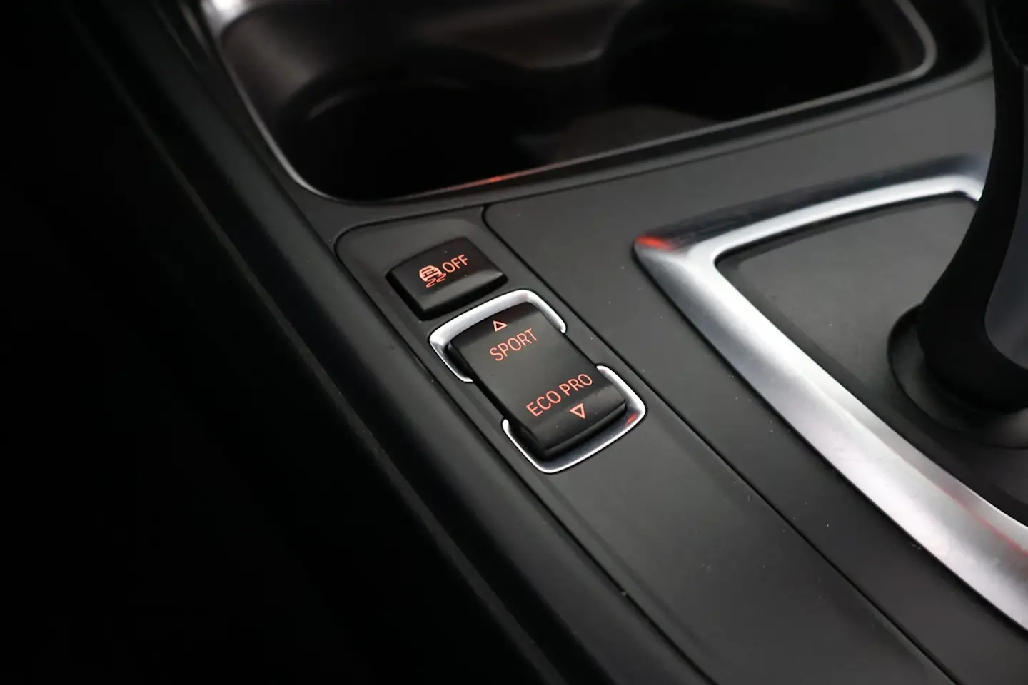 Car Image - 1hXmMYF85YESook5btj8TR