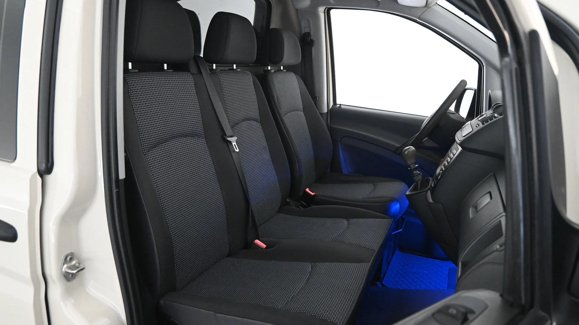Car Image - 7ePn4q7PD7OMnAuXghnjzI