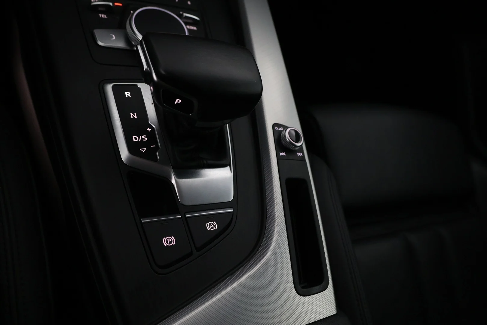 Car Image - 2zRhf1gnBGsXAWXyhfVOso