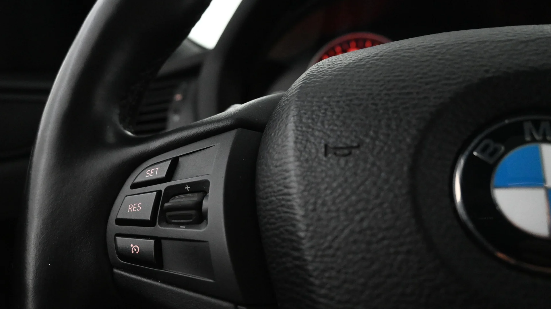Car Image - 5lg8zwXu5HLNsedRQgrXn2
