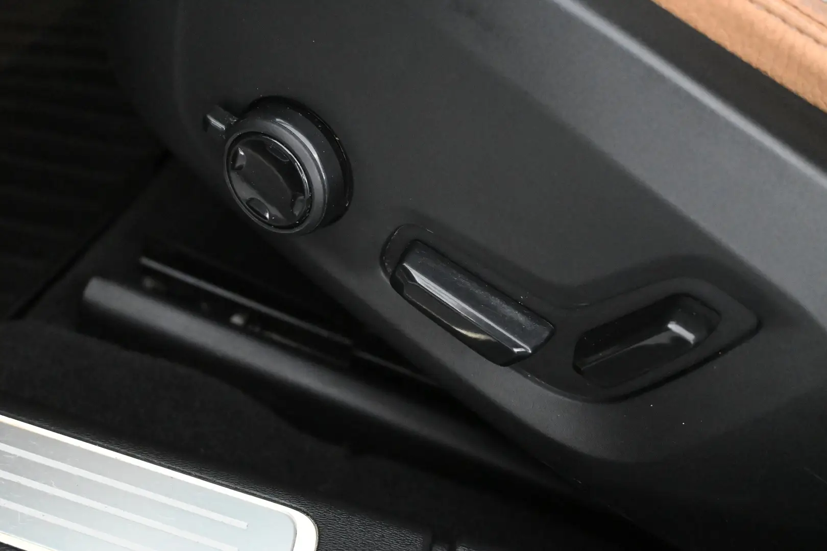 Car Image - 4JO2hyESJ2ucNvv72lsXn