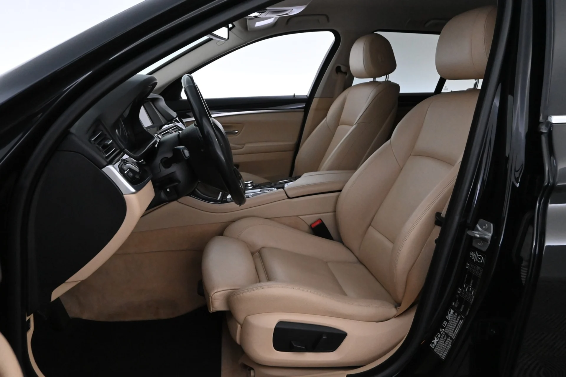 Car Image - 6CQmzXLQbUfuxjcGuvByGP