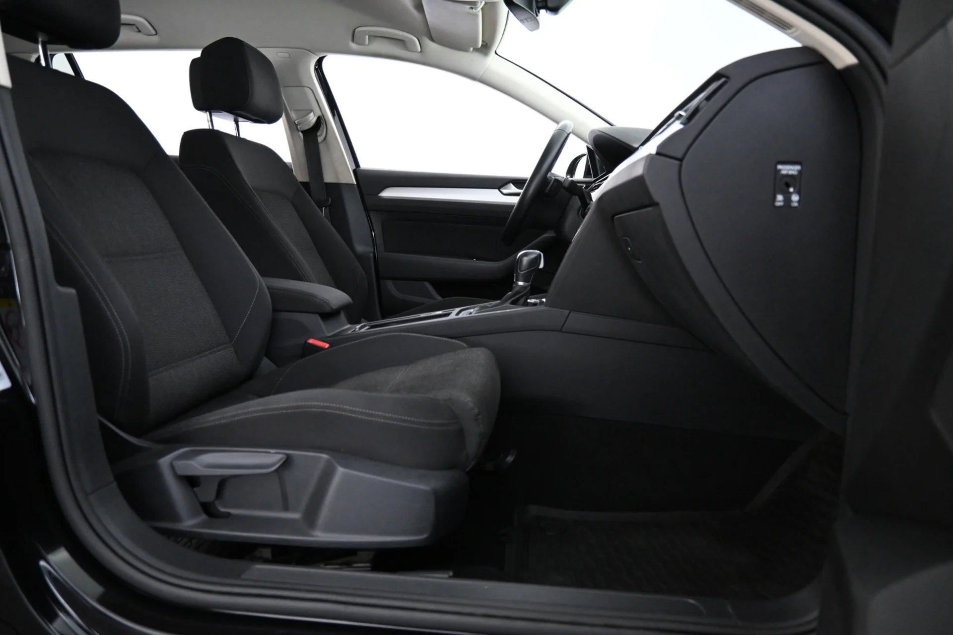 Car Image - 1hdjWm7kTYyUF1vHmXqQly