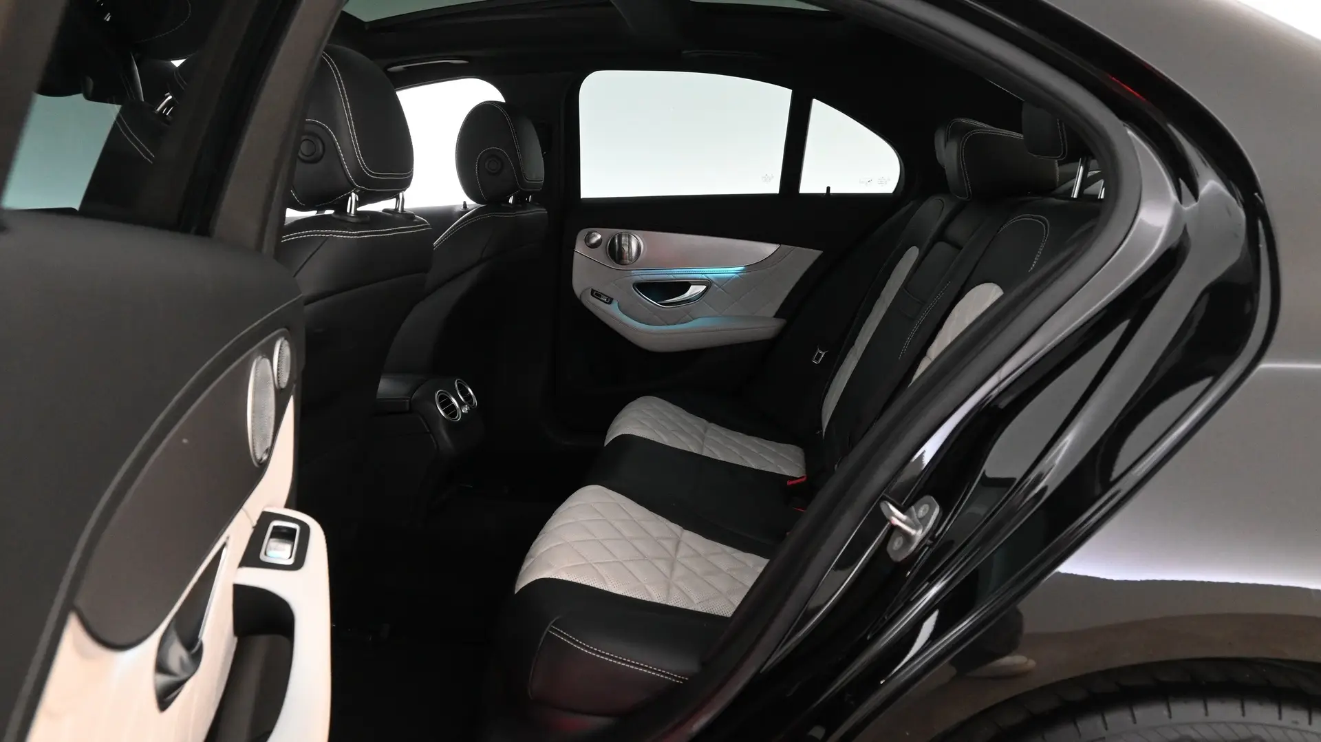 Car Image - 2g3jLw1bEmpqw024JCjp1U