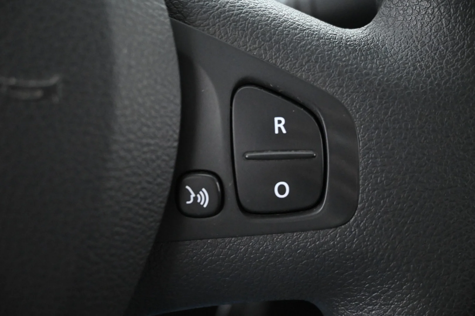 Car Image - 7yhX7HdyG0f0qEbLtIqBFL