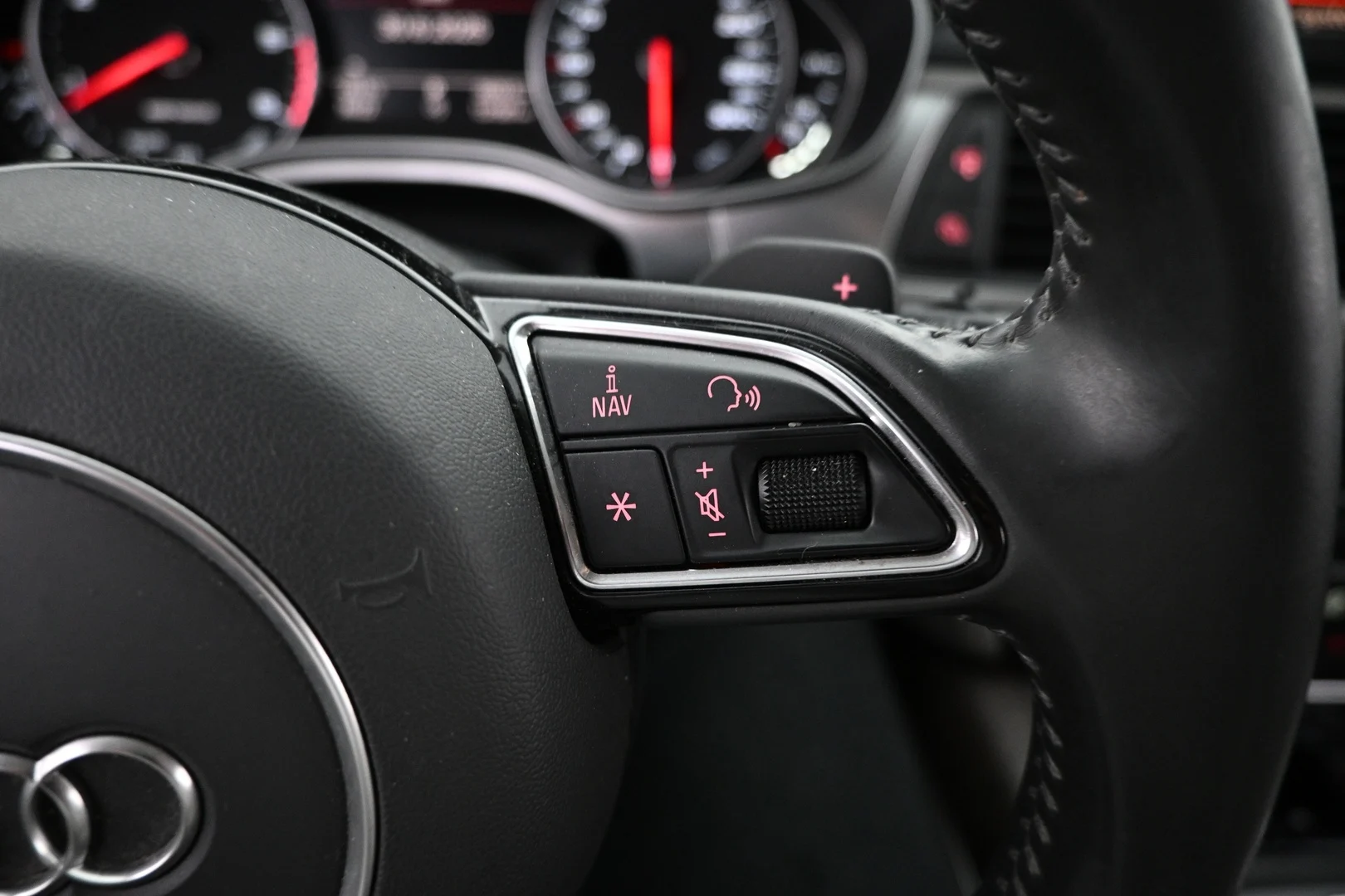 Car Image - 1eYW5kxckmklJyTMjnxpD7