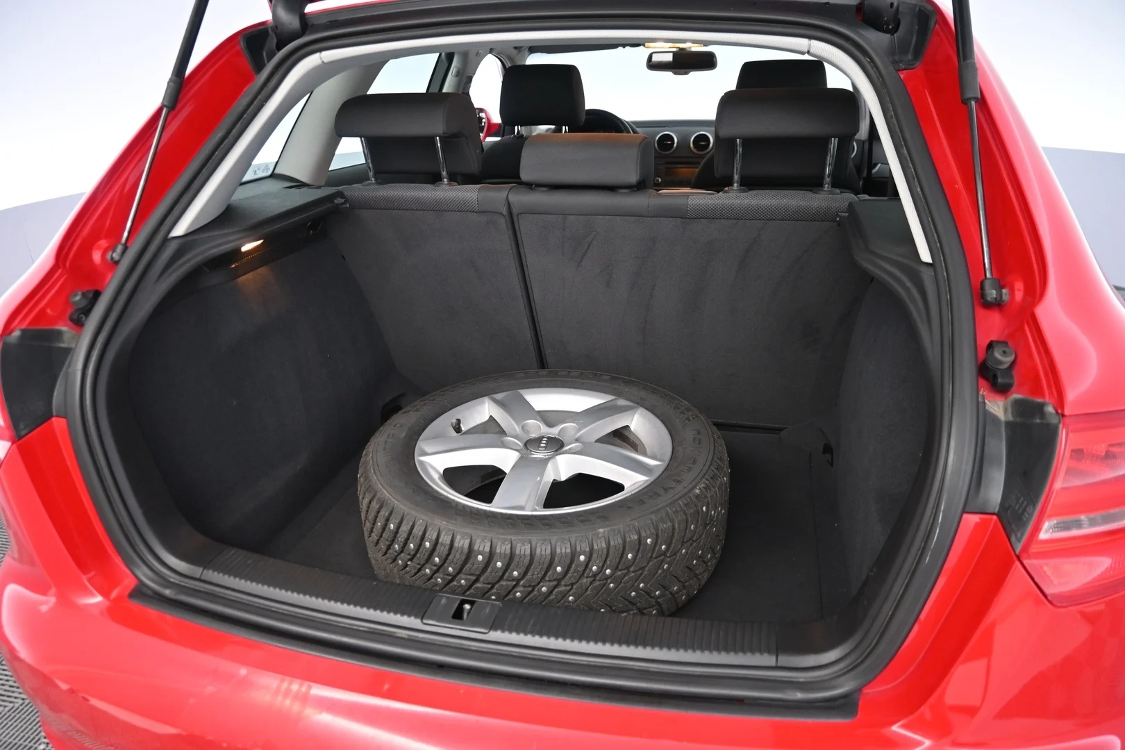Car Image - 6jxFVkybdVqfKRMfFfi2I7