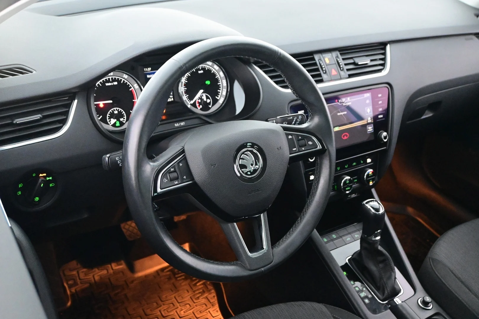 Car Image - 3wNmTCwUPHhRqNviNzXaBT