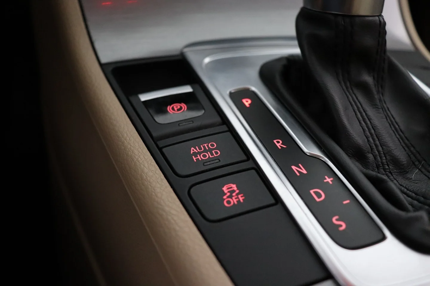 Car Image - 2y7KXgsQRm0F6IZpmLJhQK