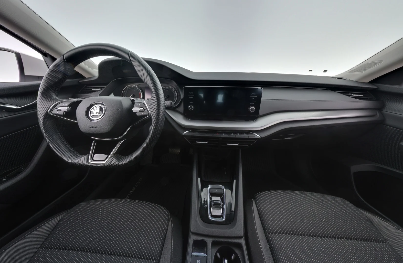 Car Image - 1eOOdzwGRjC92iiBFiKfd4