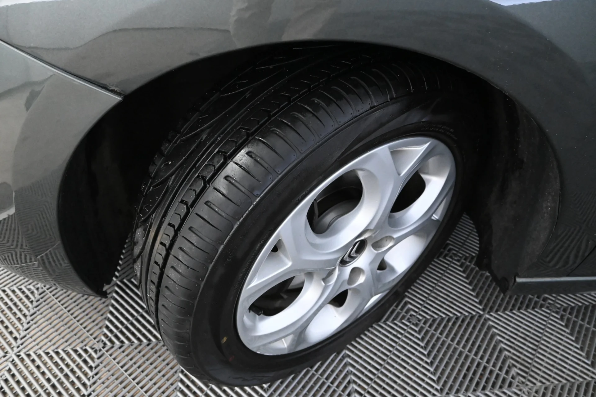Car Image - 7yOmwbCIsbClB3ZplDAURK
