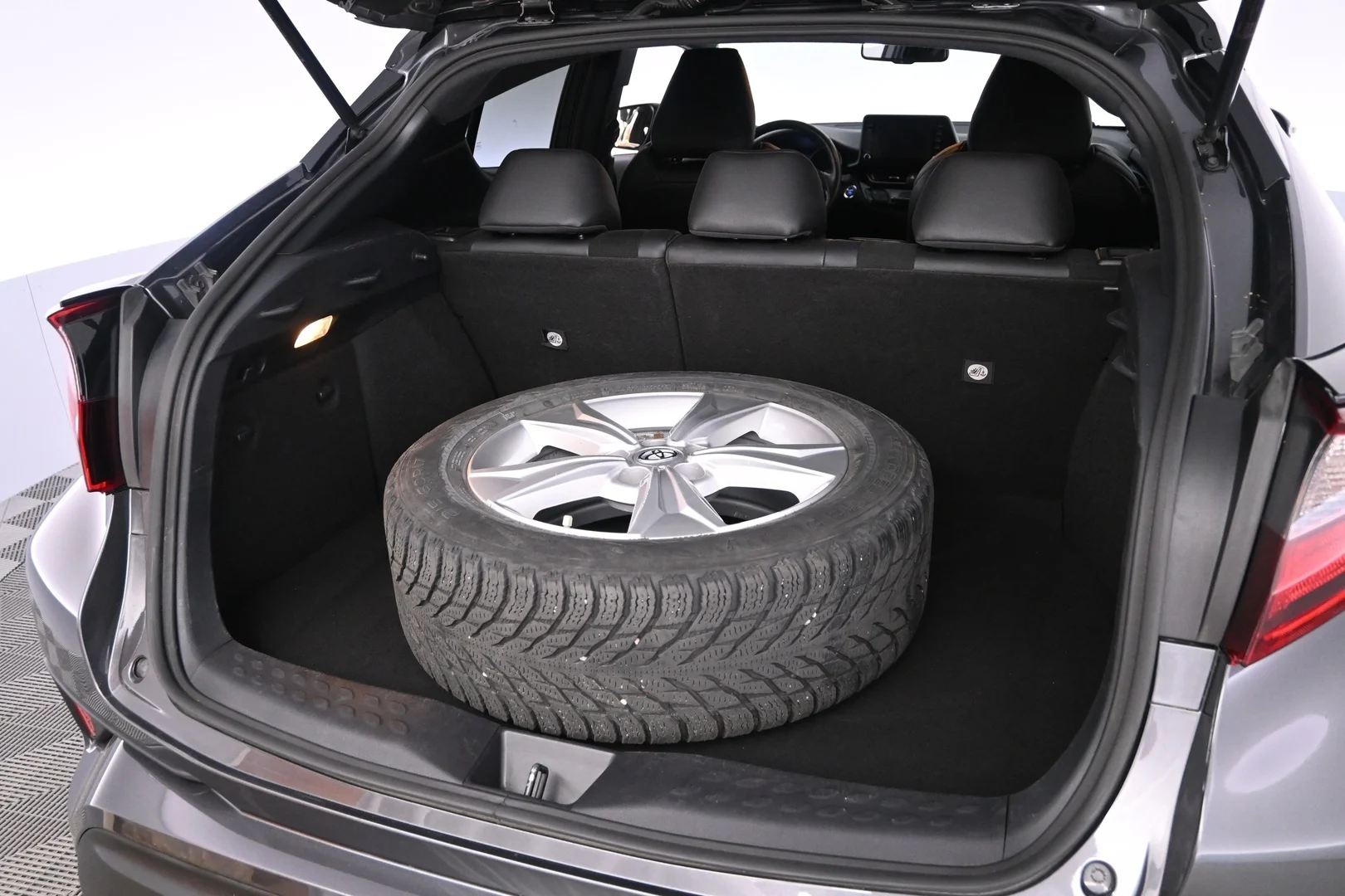 Car Image - 3R2KRQfo6F3b1D6CebzNPc