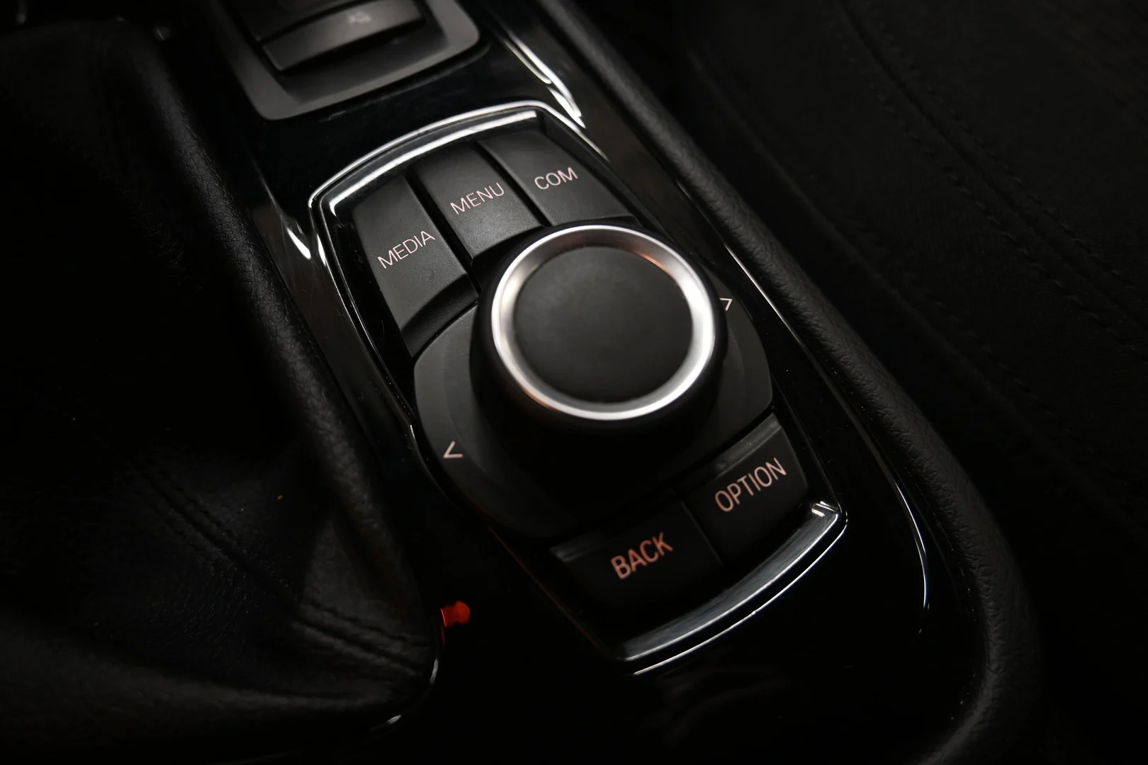 Car Image - 4eNhXNUVtVThljPSn8YYhV