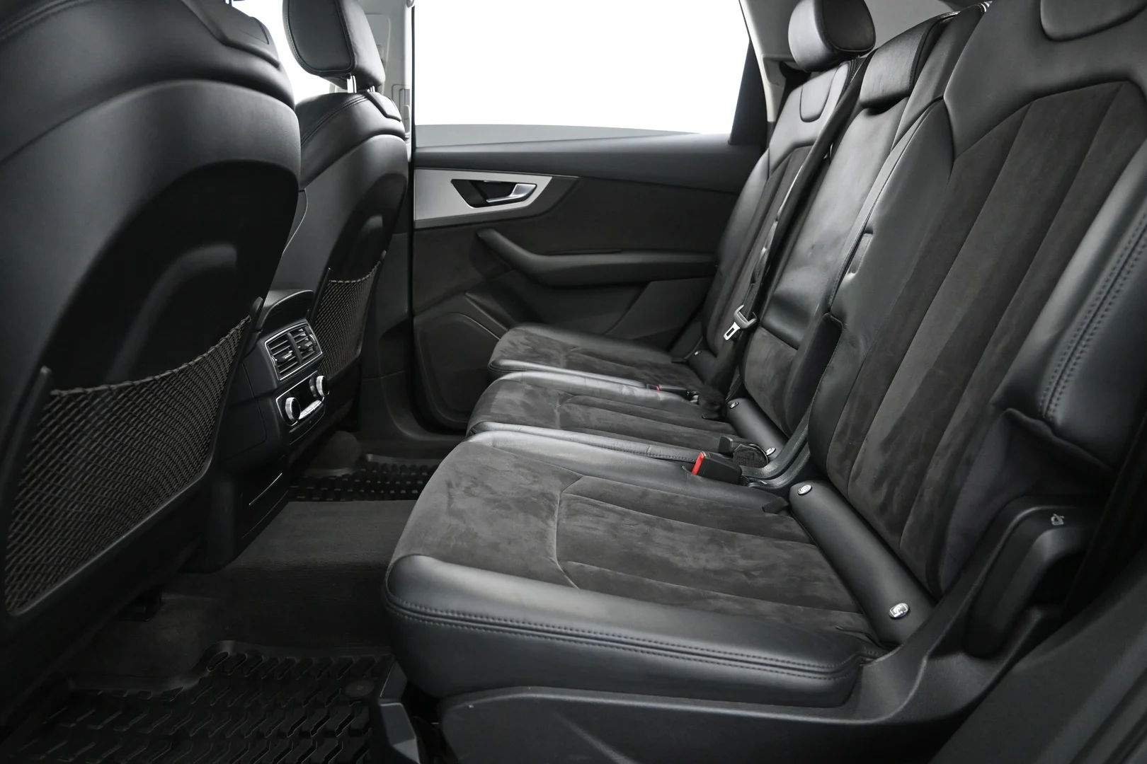 Car Image - 65Um2n2yoVvUtpGWHJYpfe