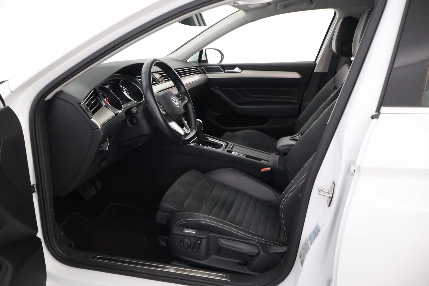 Car Image - 1NMUWUPGxJSmEkzaNAmIW8