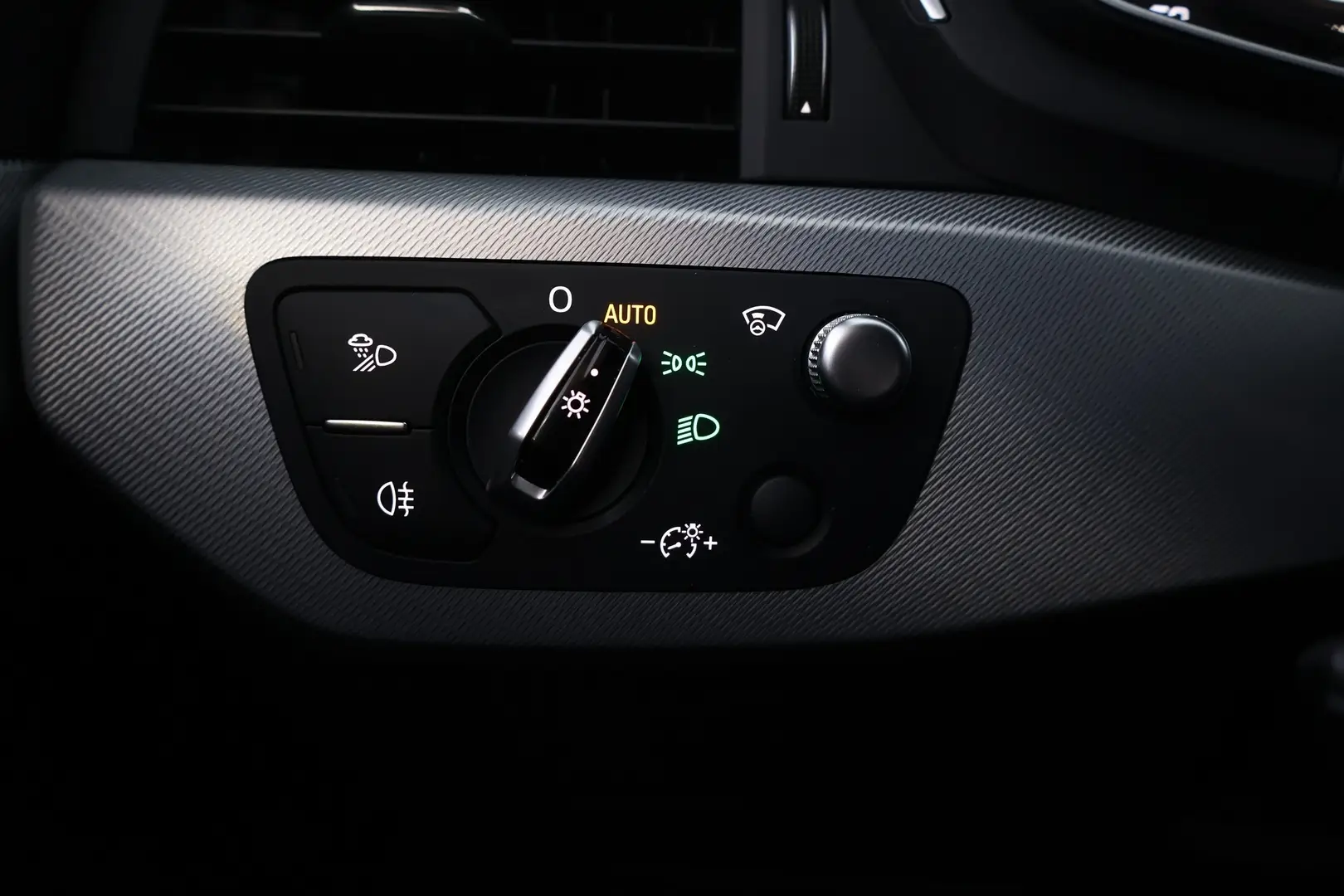 Car Image - tm977Jc8o3FB0ildjuctH