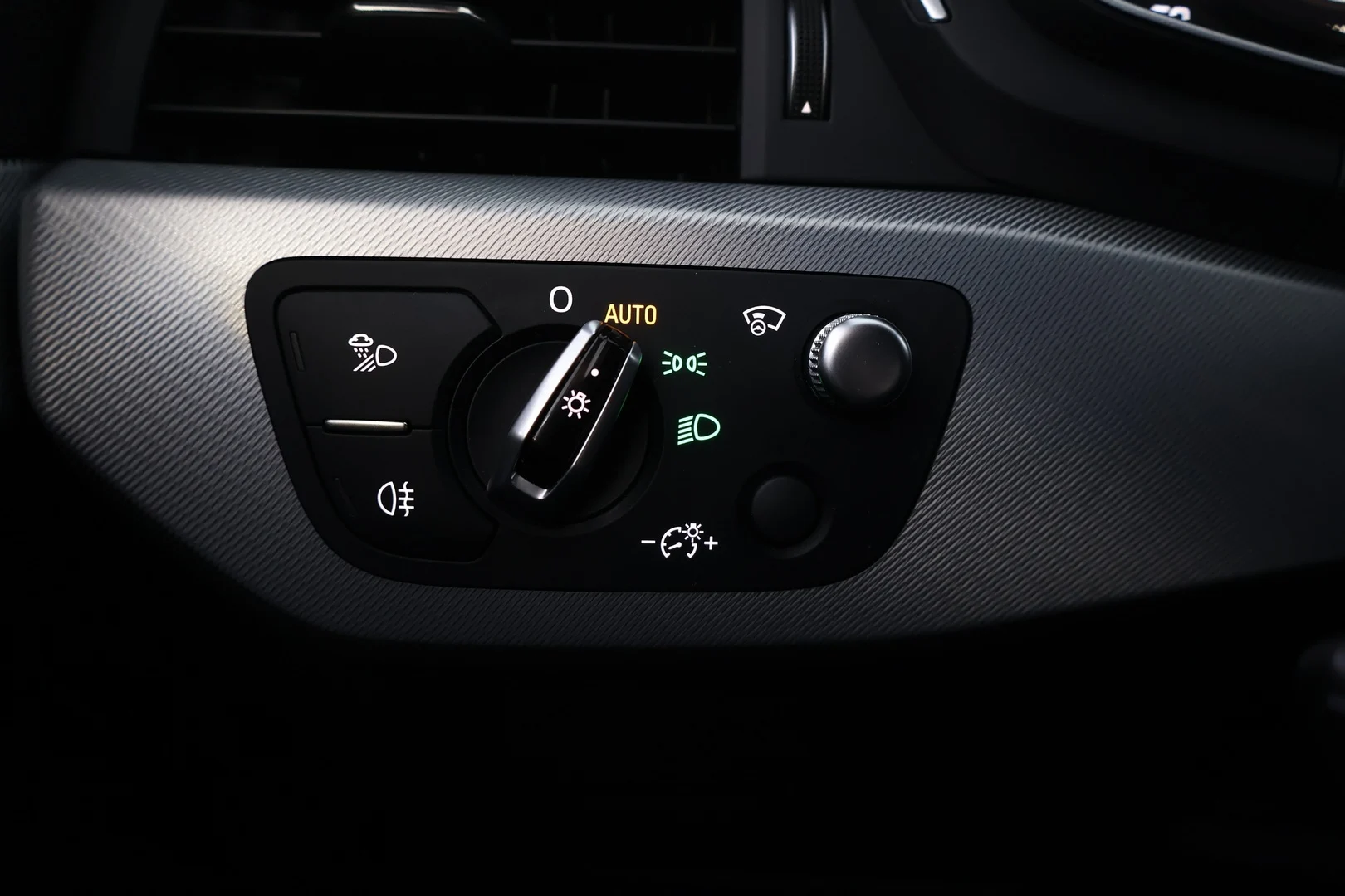 Car Image - tm977Jc8o3FB0ildjuctH