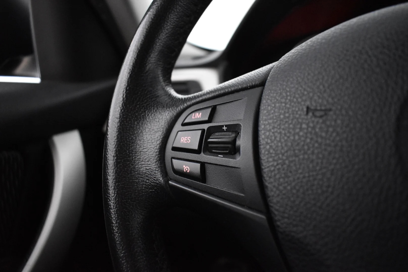 Car Image - 2xCSc2TnNGFVebVekClMSf