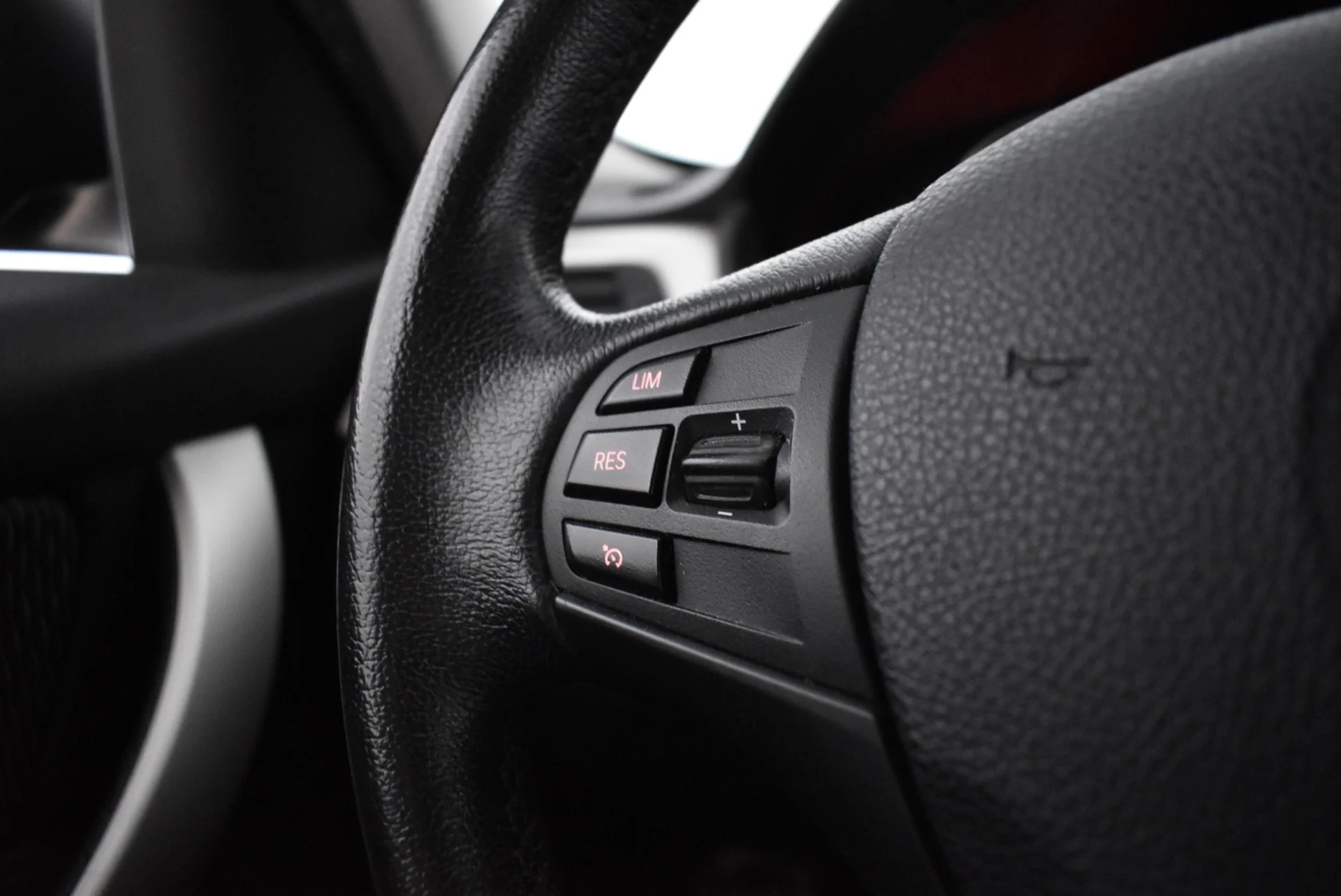 Car Image - 2xCSc2TnNGFVebVekClMSf