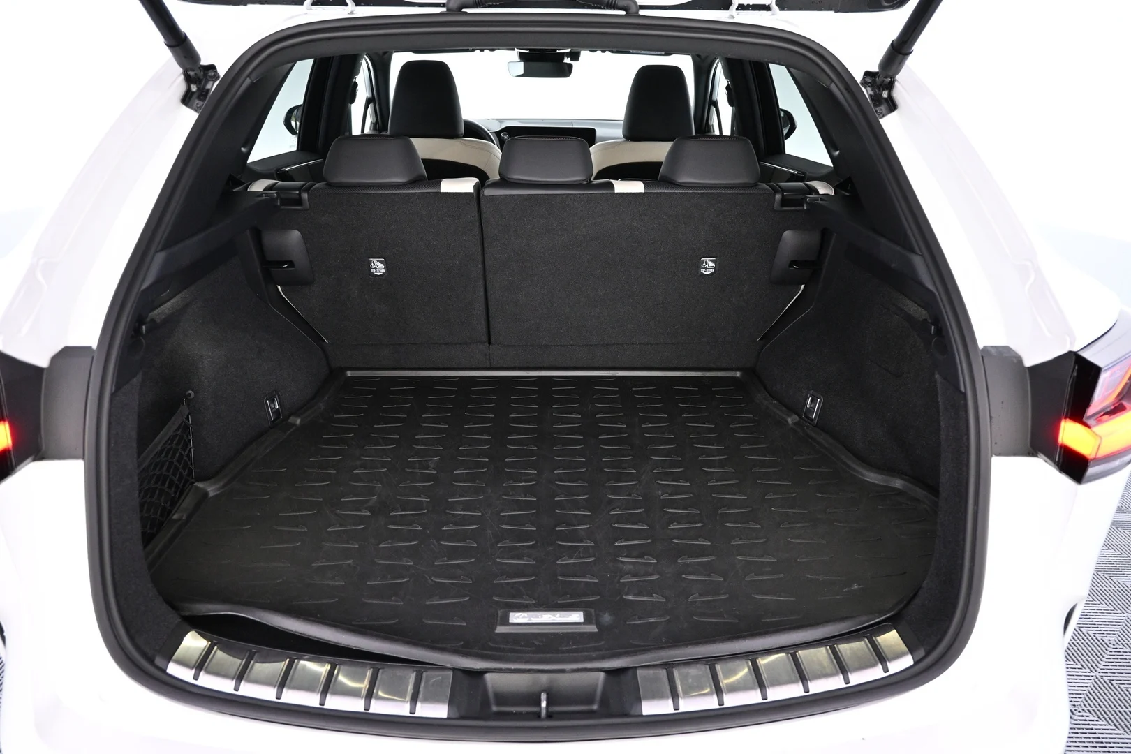 Car Image - 6GM8wlZvzbJfaa4h8fzu2Q