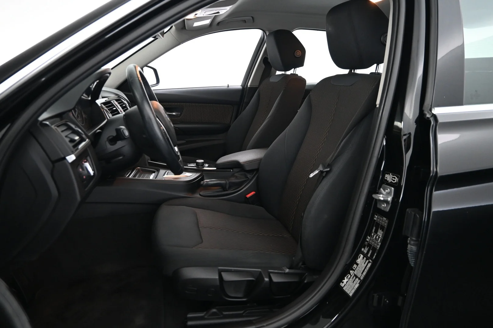 Car Image - 6SDUT057gFb0BZ87TDoBPO