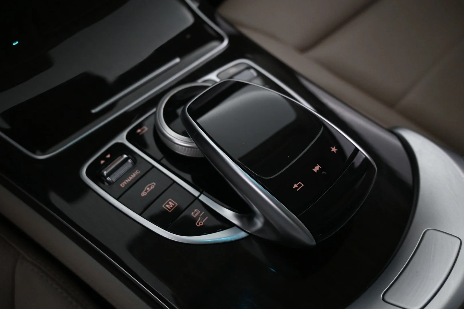 Car Image - 3FI41TJl39Qiq9PeDhKkTA