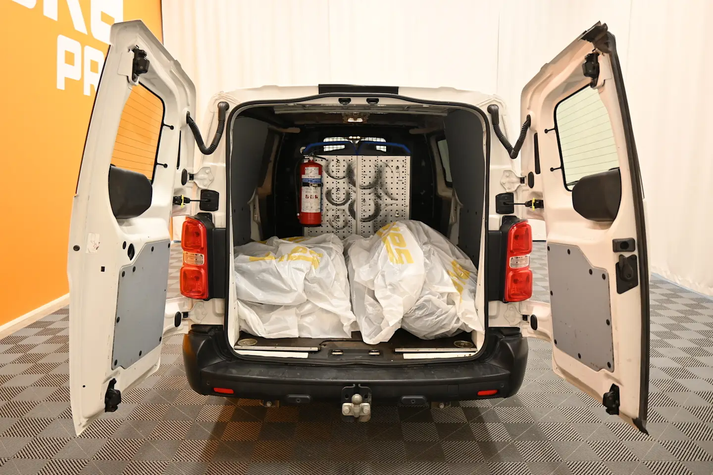 Car Image - 2lqxBzkZBElr7UM7a3KBgO