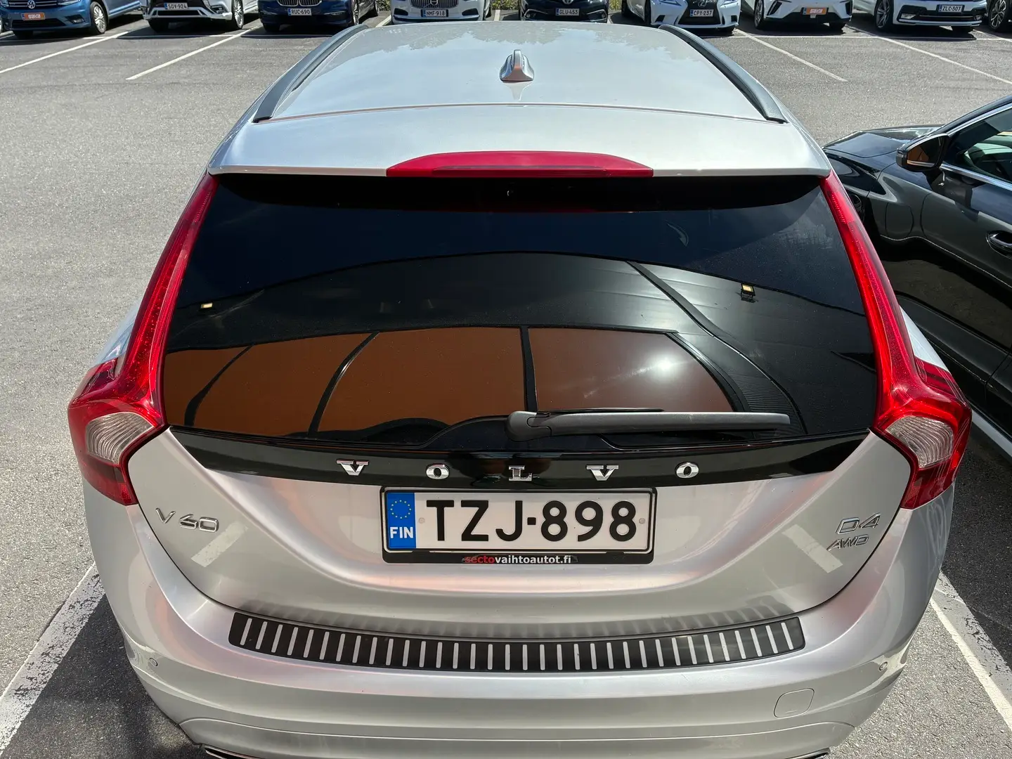 Car Image - 22S2LVISUH4Dzr4PkqtDE7