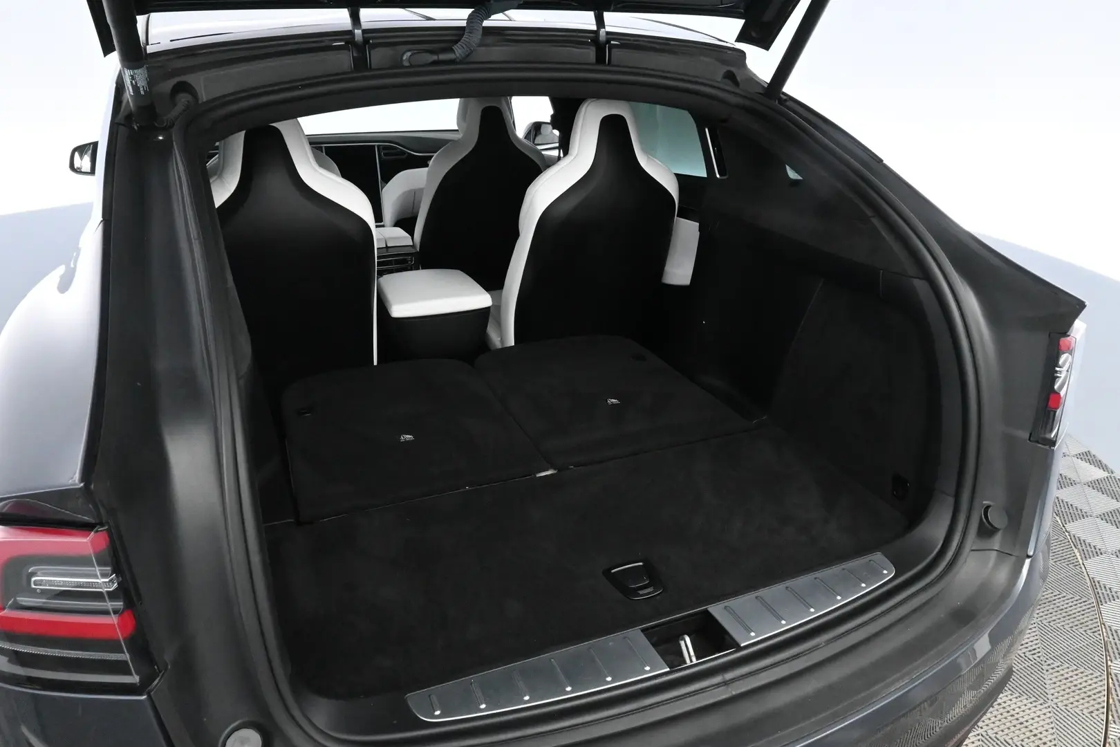Car Image - 3x3D9vGbX5HxsffwqSjKk1