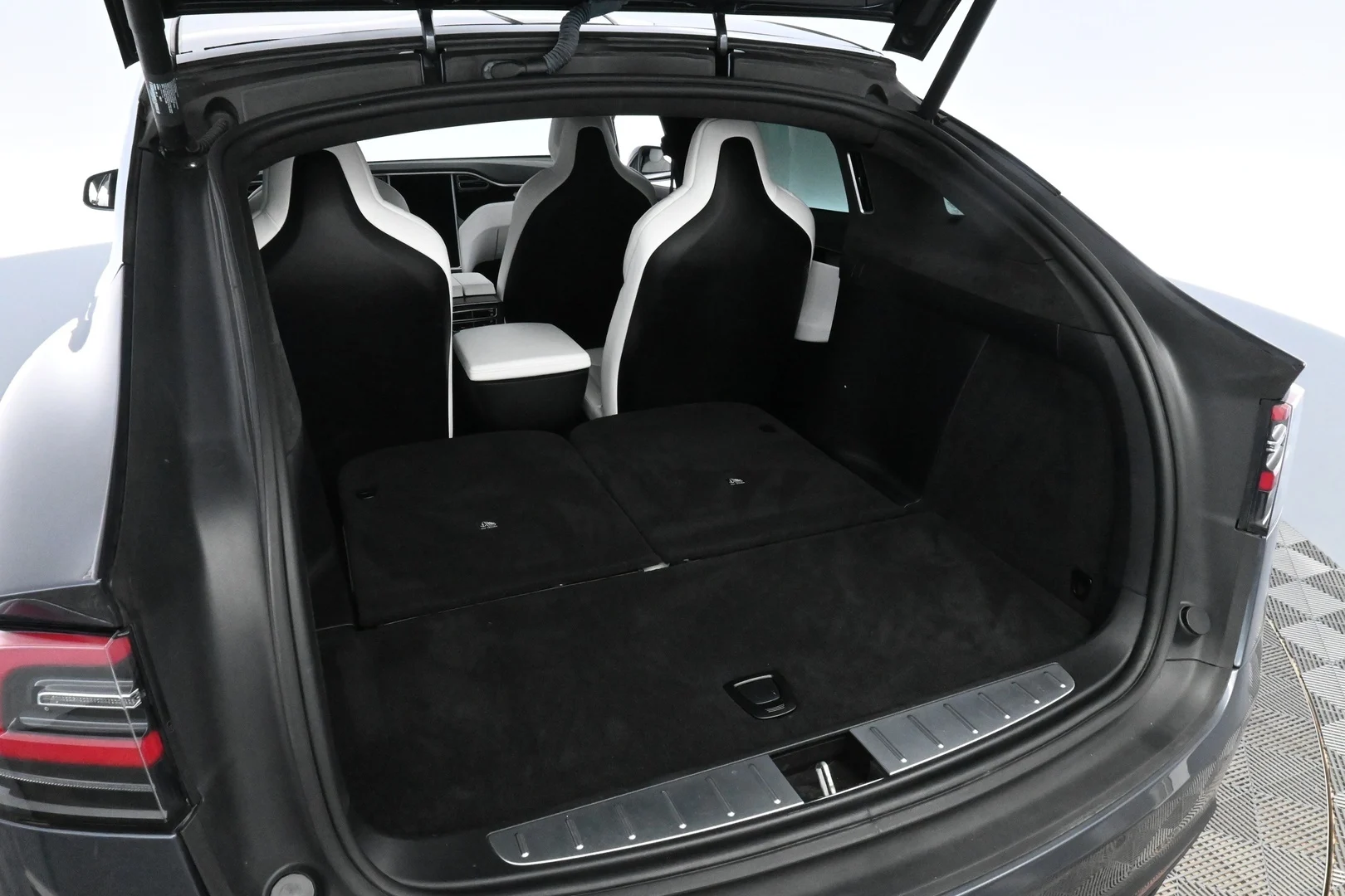 Car Image - 3x3D9vGbX5HxsffwqSjKk1
