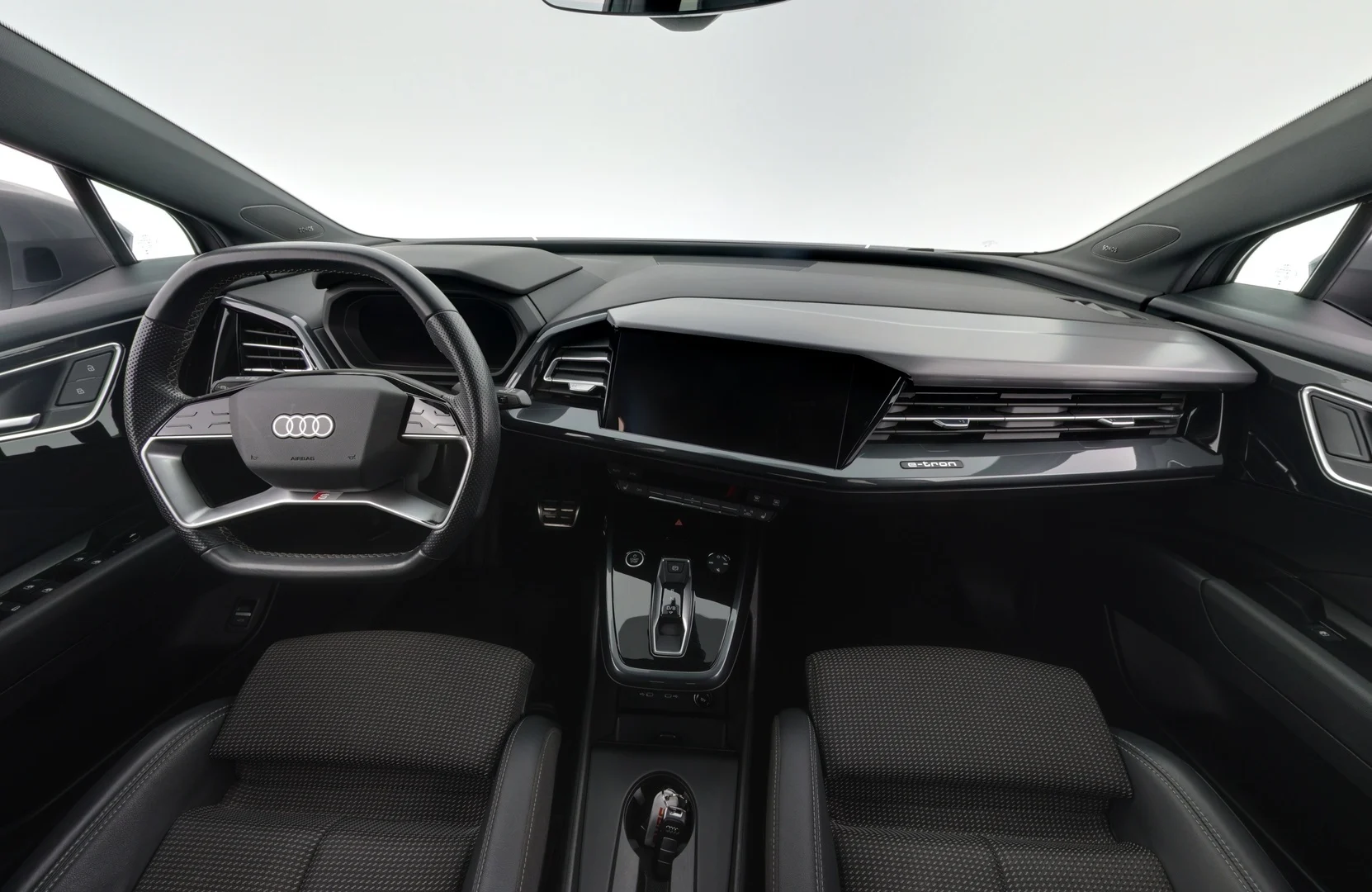 Car Image - LaDA1ZLgd21OJMZKhtWnL